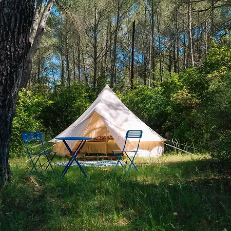 Tipis Du Domaine De Pelican * 吉尼亚克